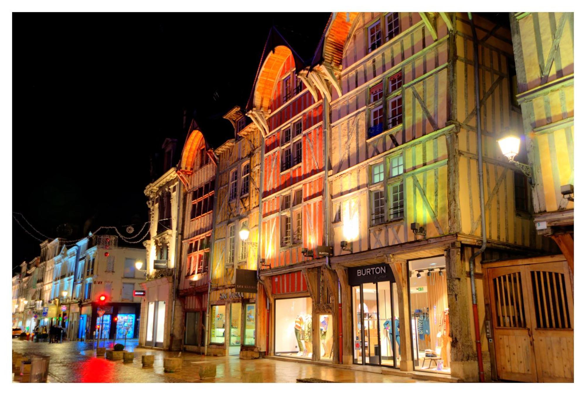 Les Chalets Aux Gites D'Orient Geraudot Ngoại thất bức ảnh